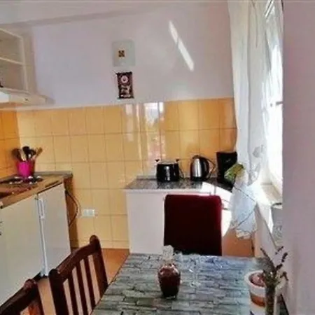 Ferienwohnung Fur 4 Personen Ca 37 Qm In Pisak, Dalmatien Mitteldalmatien * Pisak